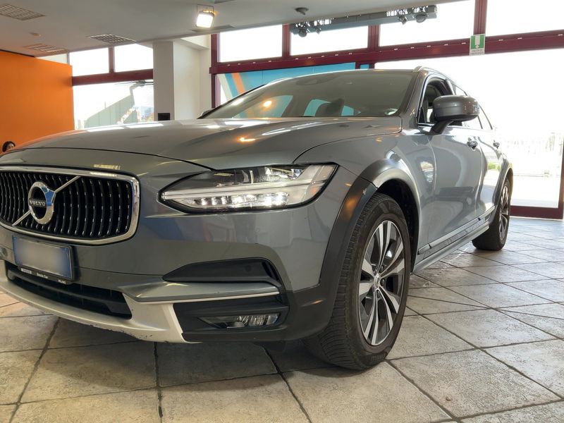 Volvo V90 Cross Country 2.0 T5 Business Plus AWD 2019 – снимка 2