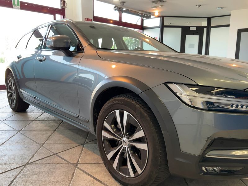 Volvo V90 Cross Country 2.0 T5 Business Plus AWD 2019 – снимка 12