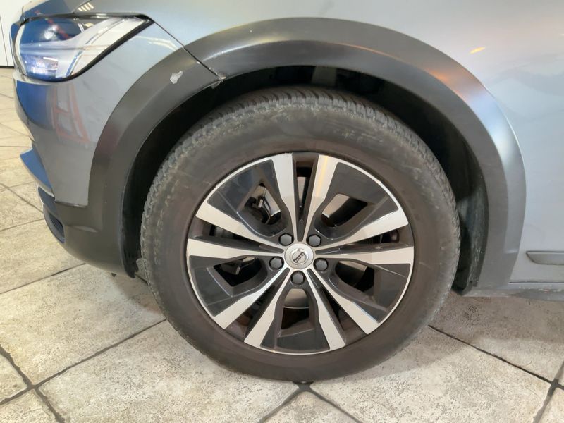 Volvo V90 Cross Country 2.0 T5 Business Plus AWD 2019 – снимка 3