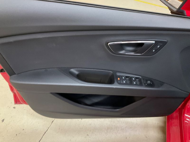 Seat Leon 2.0 TDI Style 2014 – снимка 40