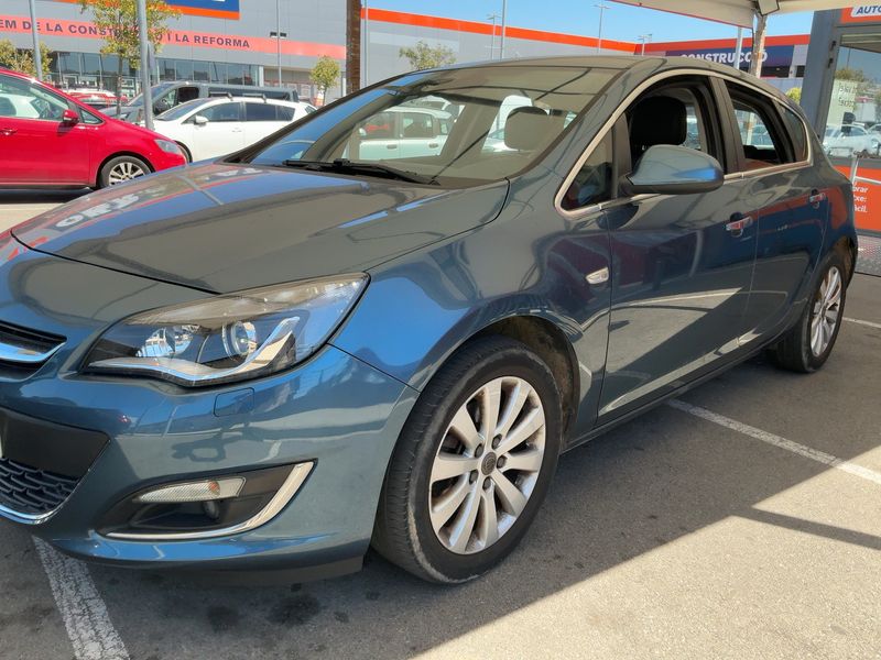 Opel Astra 1.7 CDTI Excellence 2013 – снимка 2