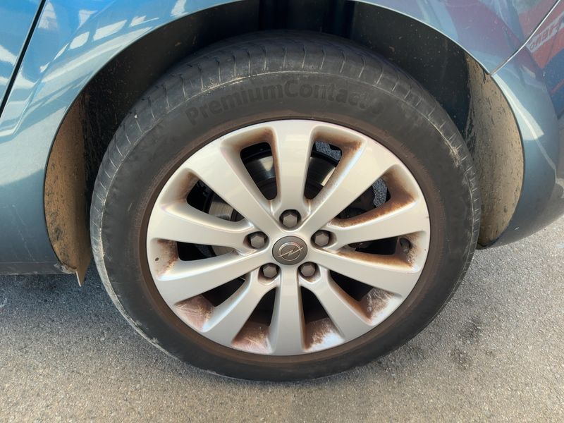 Opel Astra 1.7 CDTI Excellence 2013 – снимка 18