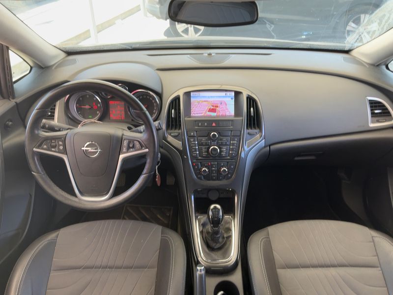 Opel Astra 1.7 CDTI Excellence 2013 – снимка 12
