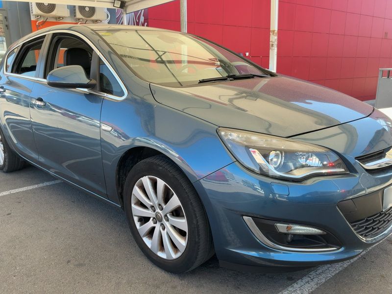 Opel Astra 1.7 CDTI Excellence 2013 – снимка 8