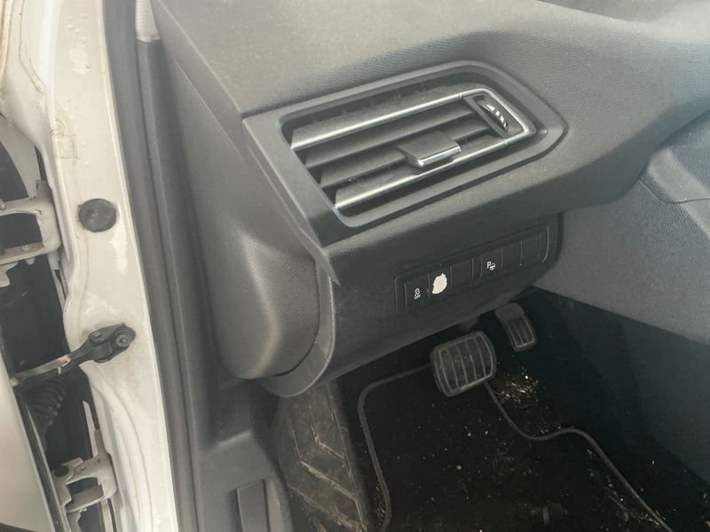 Peugeot 308 2.0 Blue-HDi Allure 2015 – снимка 30