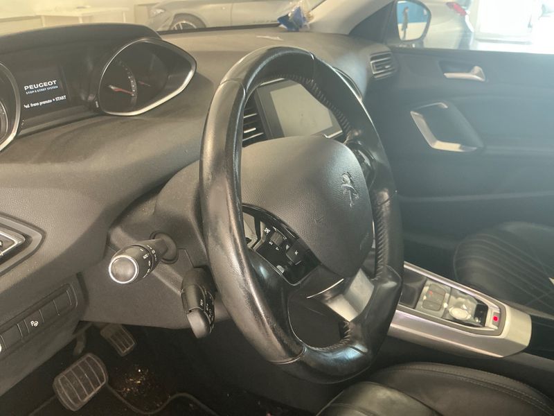 Peugeot 308 2.0 Blue-HDi Allure 2015 – снимка 28