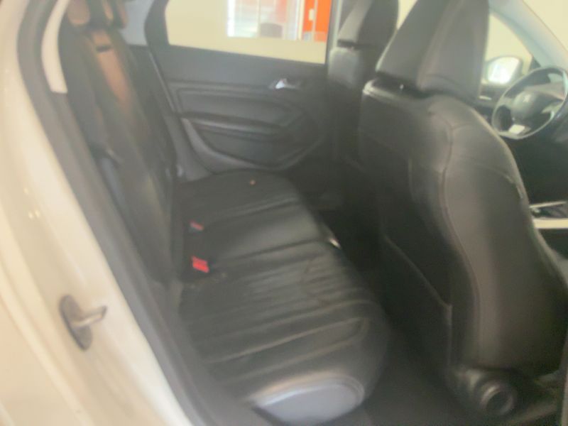 Peugeot 308 2.0 Blue-HDi Allure 2015 – снимка 19