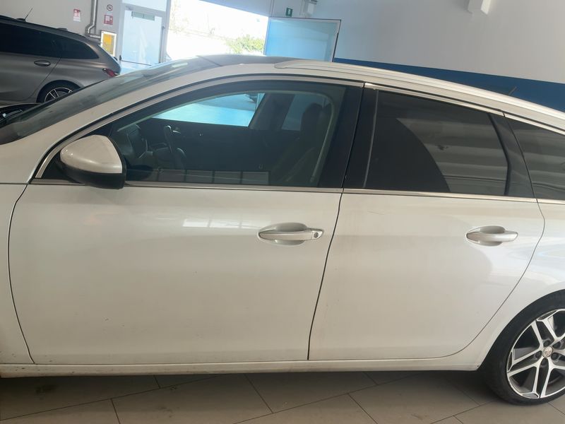 Peugeot 308 2.0 Blue-HDi Allure 2015 – снимка 4