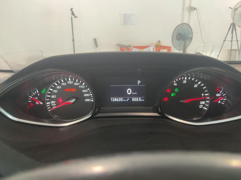 Peugeot 308 2.0 Blue-HDi Allure 2015 – снимка 18