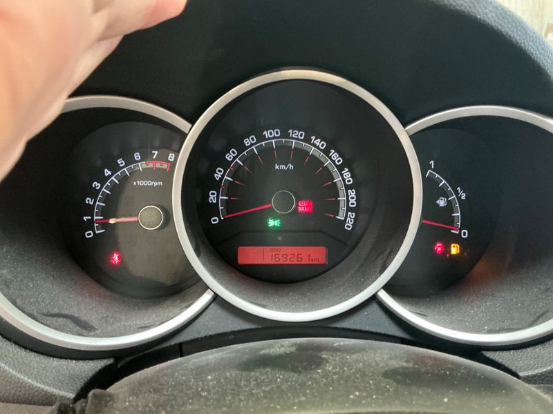 Kia Venga 1.4 Basic 2010 – снимка 4