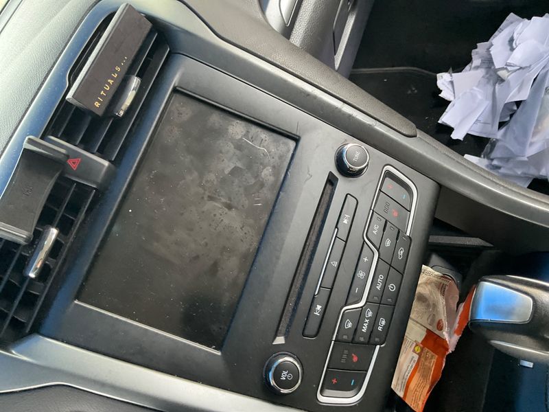 Ford Mondeo 2.0 EcoBoost Titanium 2015 – снимка 25