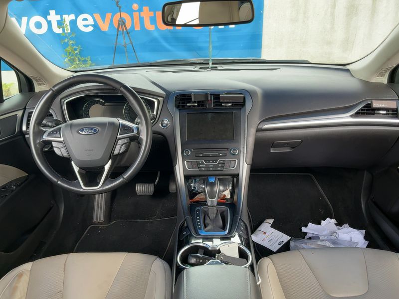 Ford Mondeo 2.0 EcoBoost Titanium 2015 – снимка 17