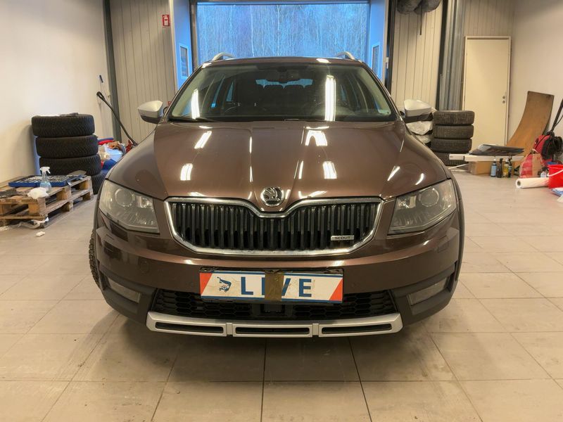 Skoda Octavia 2.0 TDI Scout 4x4 2016 – снимка 14