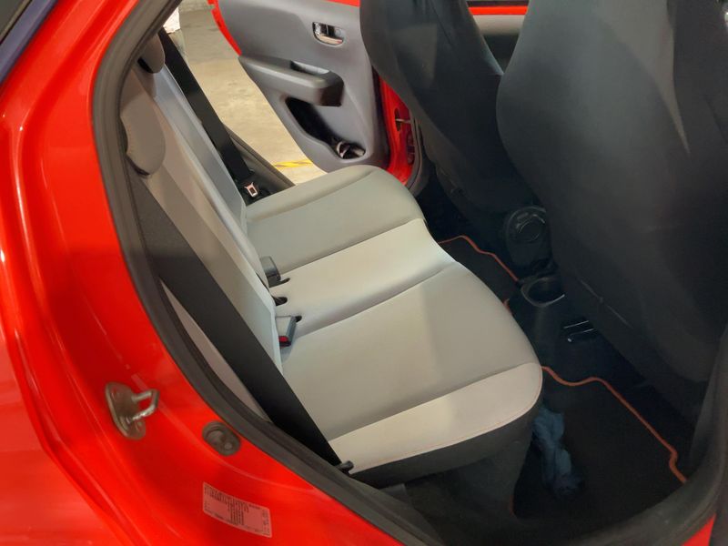 Toyota Aygo 1.0 X-Cite 2014 – снимка 19