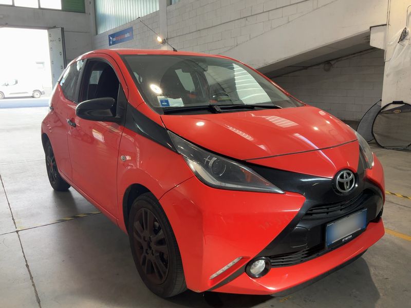 Toyota Aygo 1.0 X-Cite 2014 – снимка 12