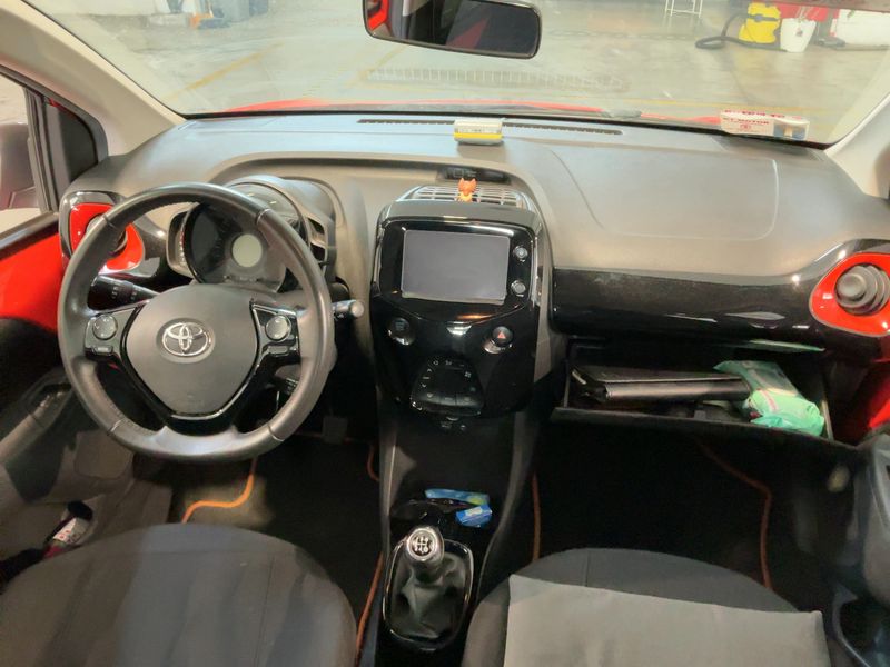 Toyota Aygo 1.0 X-Cite 2014 – снимка 17