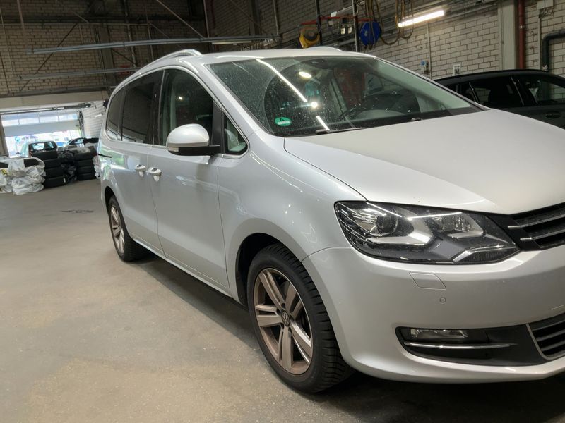 Volkswagen Sharan 2.0 TDI Highline BlueMotion Tech 2015 – снимка 12