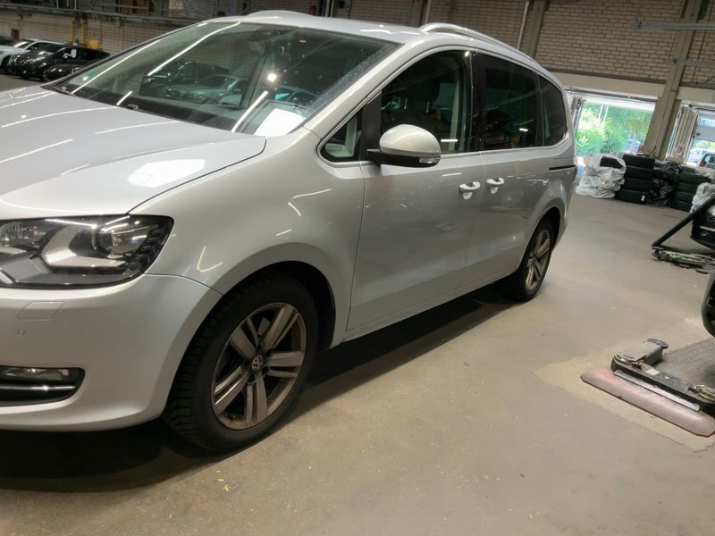 Volkswagen Sharan 2.0 TDI Highline BlueMotion Tech 2015 – снимка 2
