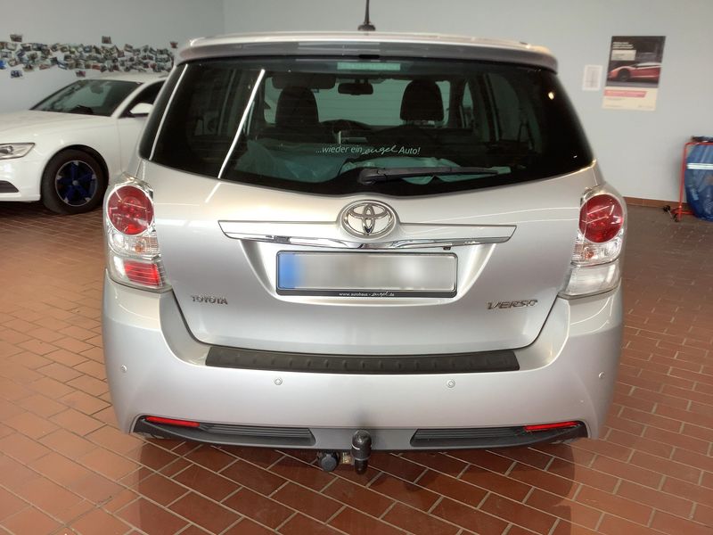 Toyota Verso 1.6 D-4D Executive 2014 – снимка 7