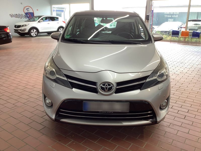 Toyota Verso 1.6 D-4D Executive 2014 – снимка 14