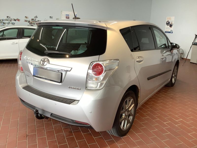 Toyota Verso 1.6 D-4D Executive 2014 – снимка 8