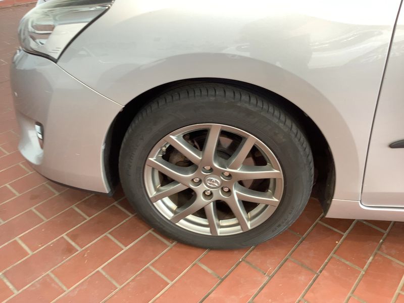 Toyota Verso 1.6 D-4D Executive 2014 – снимка 3
