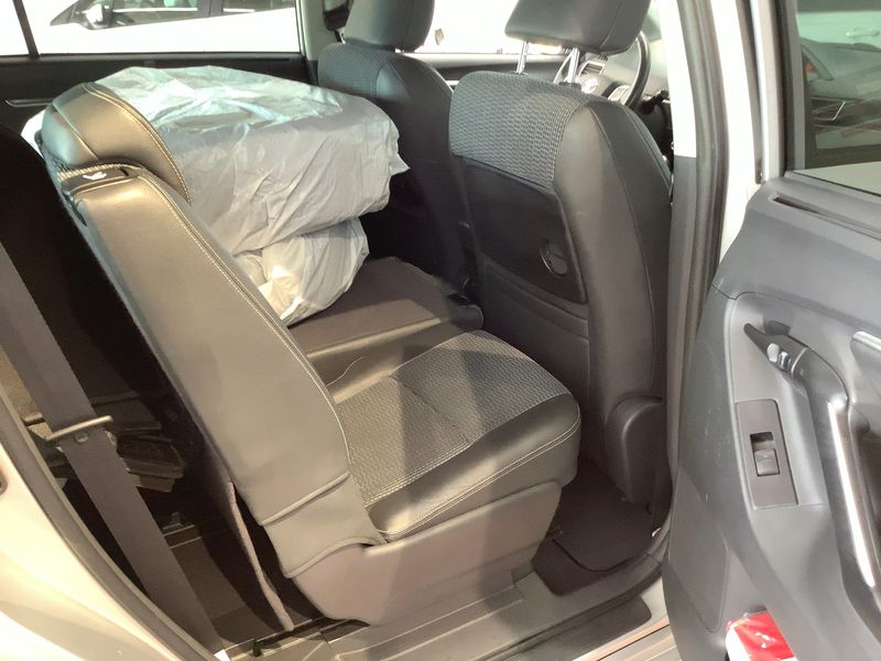 Toyota Verso 1.6 D-4D Executive 2014 – снимка 20