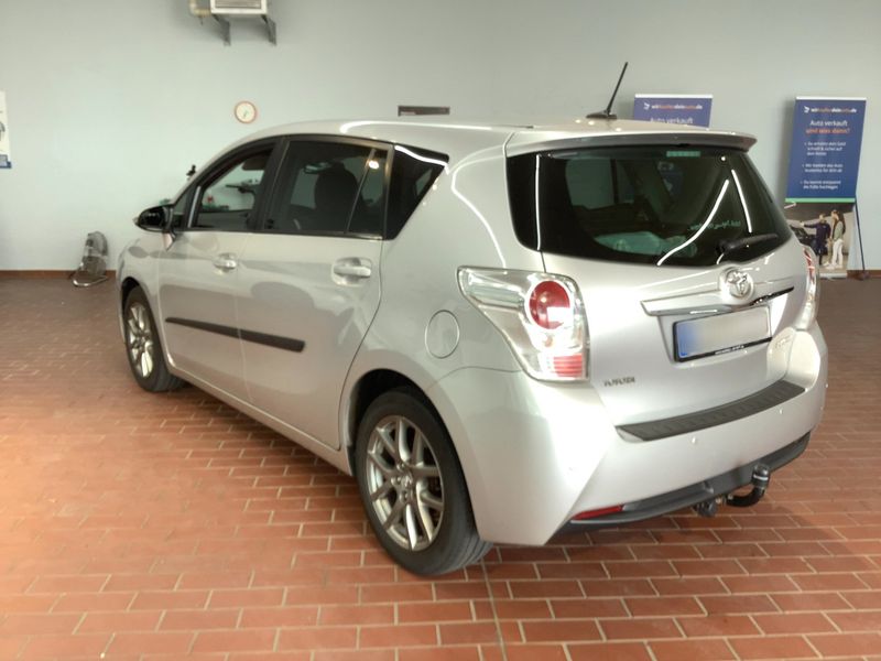 Toyota Verso 1.6 D-4D Executive 2014 – снимка 6