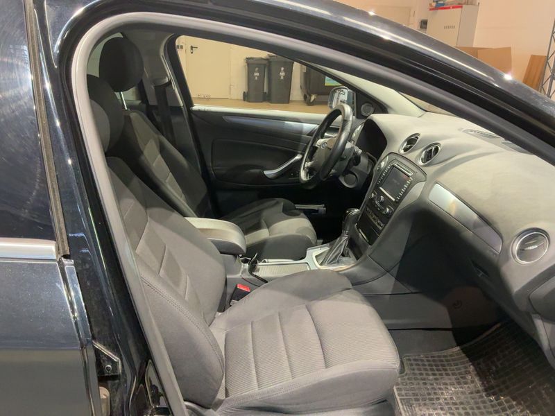 Ford Mondeo 2.2 TDCi Titanium 2011 – снимка 17