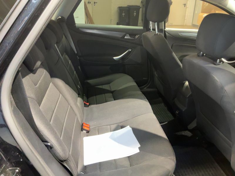 Ford Mondeo 2.2 TDCi Titanium 2011 – снимка 20