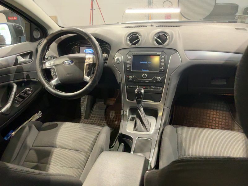 Ford Mondeo 2.2 TDCi Titanium 2011 – снимка 18