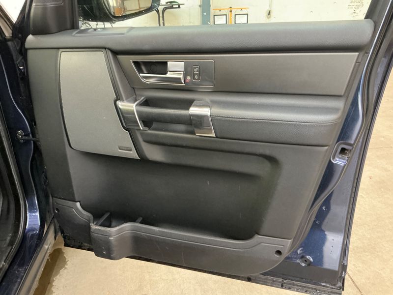Land Rover Discovery 4 3.0 TD V6 TDV6 S 2015 – снимка 30