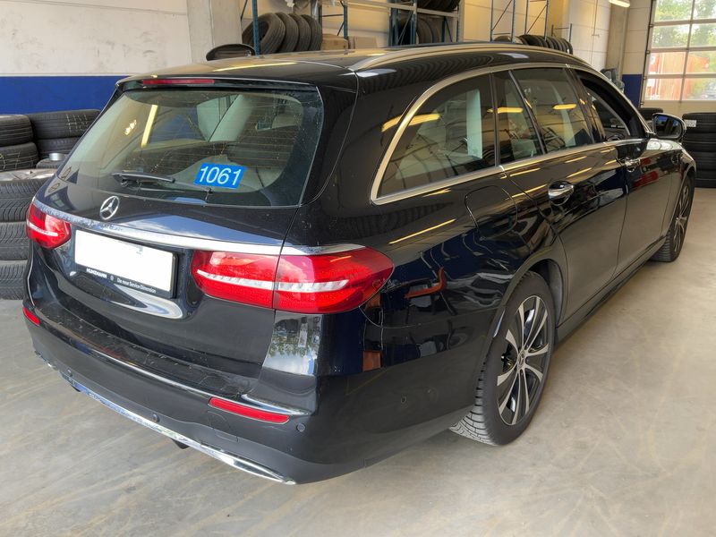 Mercedes-Benz E-Klasse E 350 d T AMG Line 2019 – снимка 8