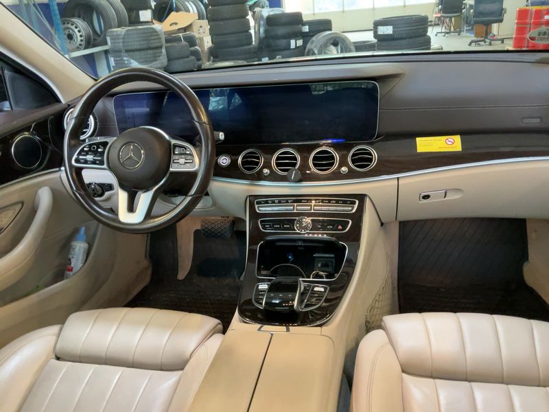 Mercedes-Benz E-Klasse E 350 d T AMG Line 2019 – снимка 17