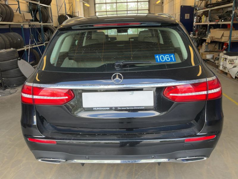 Mercedes-Benz E-Klasse E 350 d T AMG Line 2019 – снимка 7