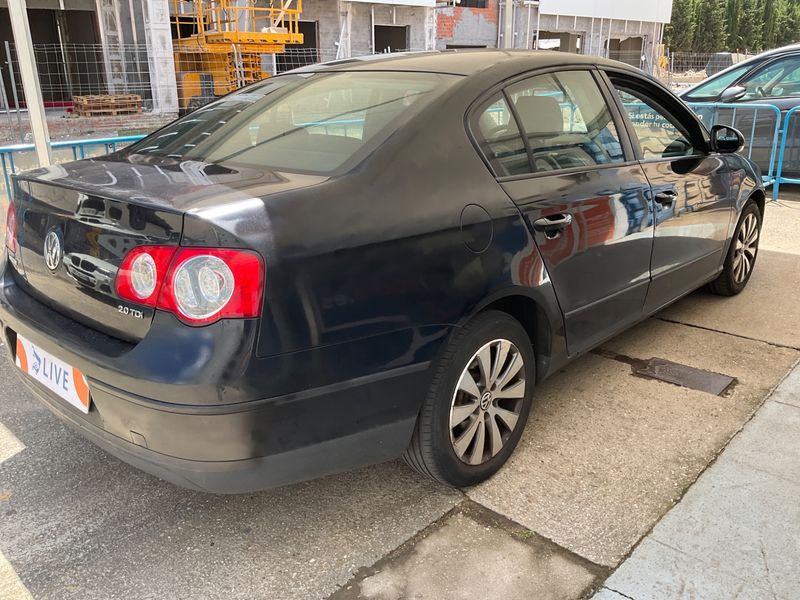 Volkswagen Passat 2.0 TDI Edition Plus 2009 – снимка 2