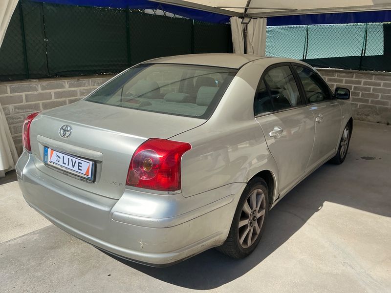 Toyota Avensis 1.8 Sol 2004 – снимка 2