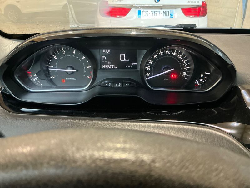 Peugeot 208 1.2 PureTech Like 2018 – снимка 4