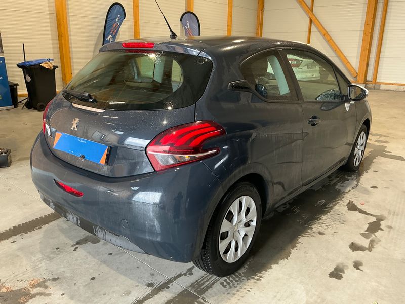 Peugeot 208 1.2 PureTech Like 2018 – снимка 2