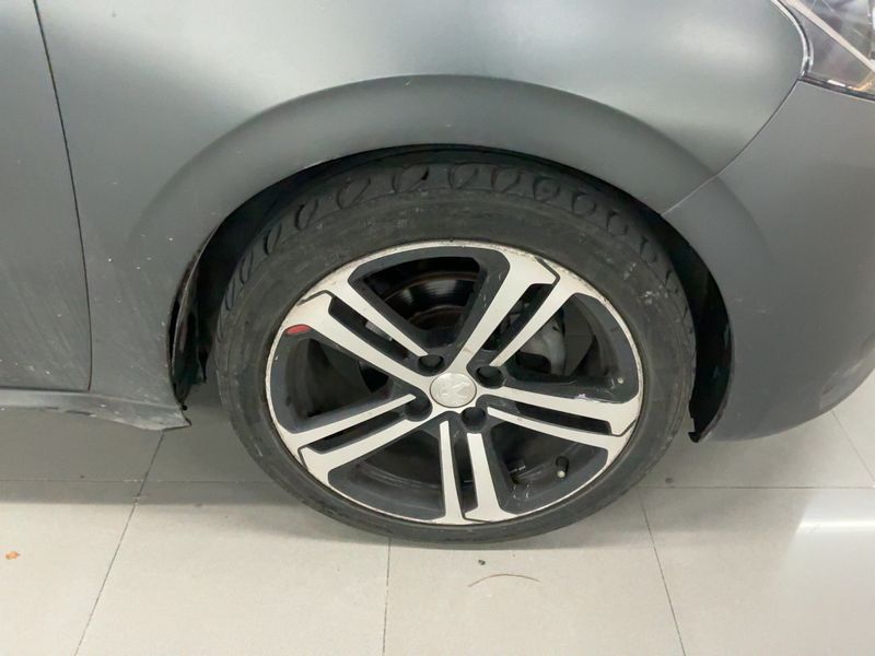 Peugeot 208 1.6 Blue-HDi GT Line 2017 – снимка 11
