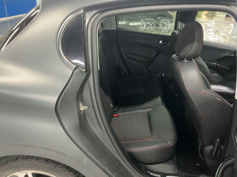 Peugeot 208 1.6 Blue-HDi GT Line 2017 – снимка 19