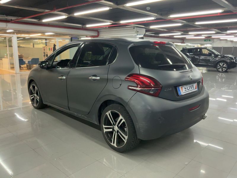 Peugeot 208 1.6 Blue-HDi GT Line 2017 – снимка 6