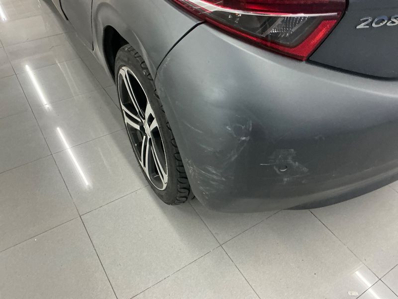 Peugeot 208 1.6 Blue-HDi GT Line 2017 – снимка 33