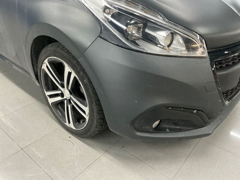 Peugeot 208 1.6 Blue-HDi GT Line 2017 – снимка 35