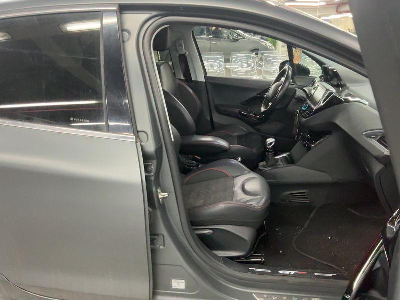 Peugeot 208 1.6 Blue-HDi GT Line 2017 – снимка 16