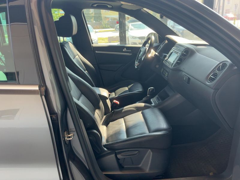 Volkswagen Tiguan 2.0 TDI Sport & Style 4Motion BlueMotion Tech 2015 – снимка 16