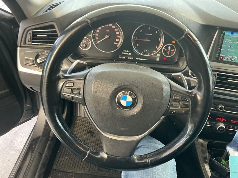 BMW 5er 520d xDrive 2016 – снимка 28