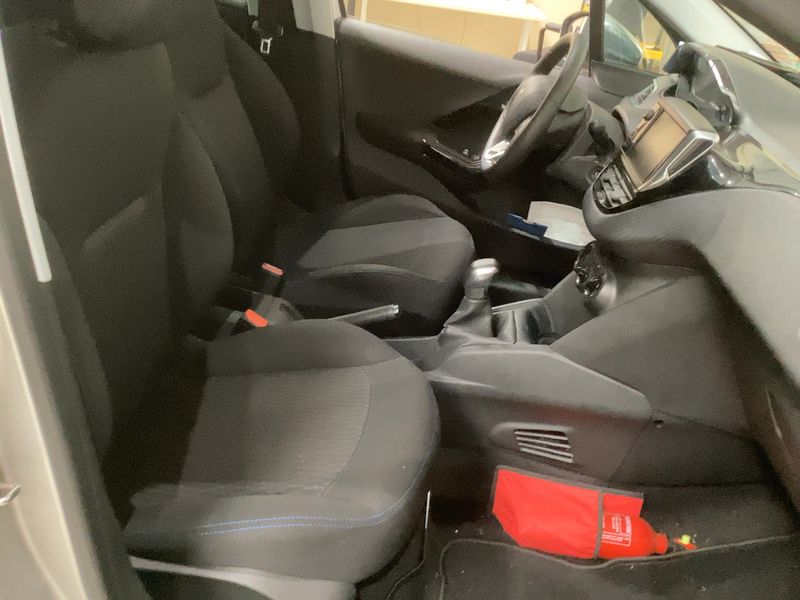 Peugeot 208 1.2 e-VTi Style 2018 – снимка 16