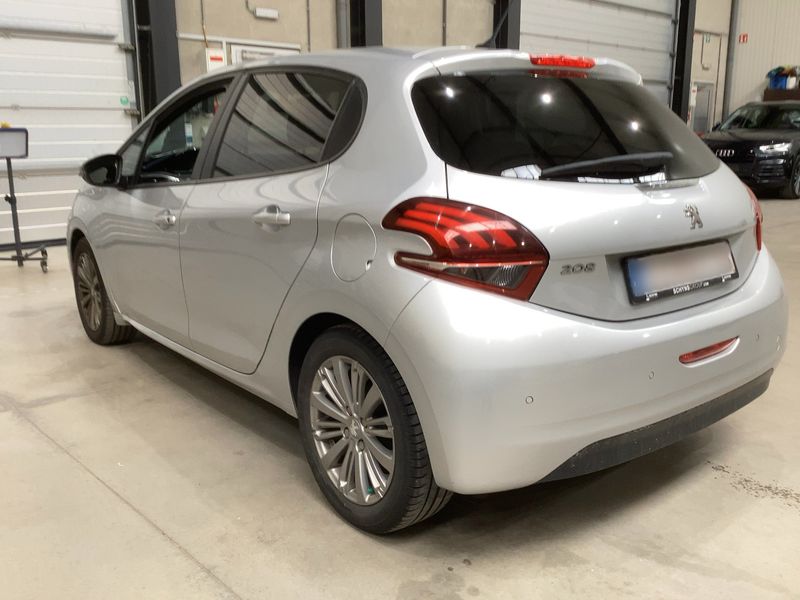 Peugeot 208 1.2 e-VTi Style 2018 – снимка 6