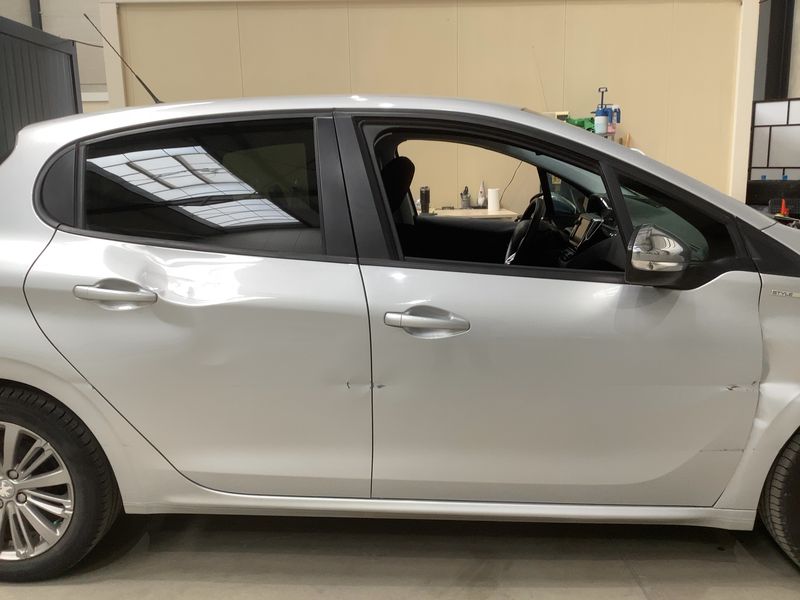 Peugeot 208 1.2 e-VTi Style 2018 – снимка 10